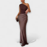 Elegante maxi abito a spalla unica