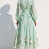 Lucija - Abito Midi Chiffon Verde Chiaro con Plissé Floreale