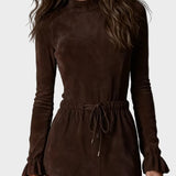 Elegante Vestito Midi in Camoscio Marrone Scuro con Fiocco