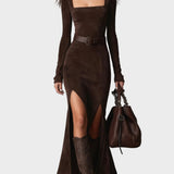Elegante Vestito Maxi in Ecopelle Marrone Scuro con Scollo Quadrato